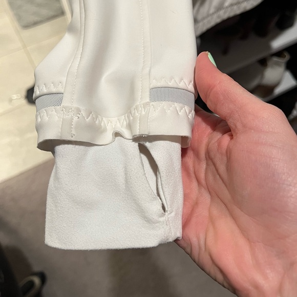 Lululemon Wind Runner Softshell Jacket & Vest White - Picture 6 of 7